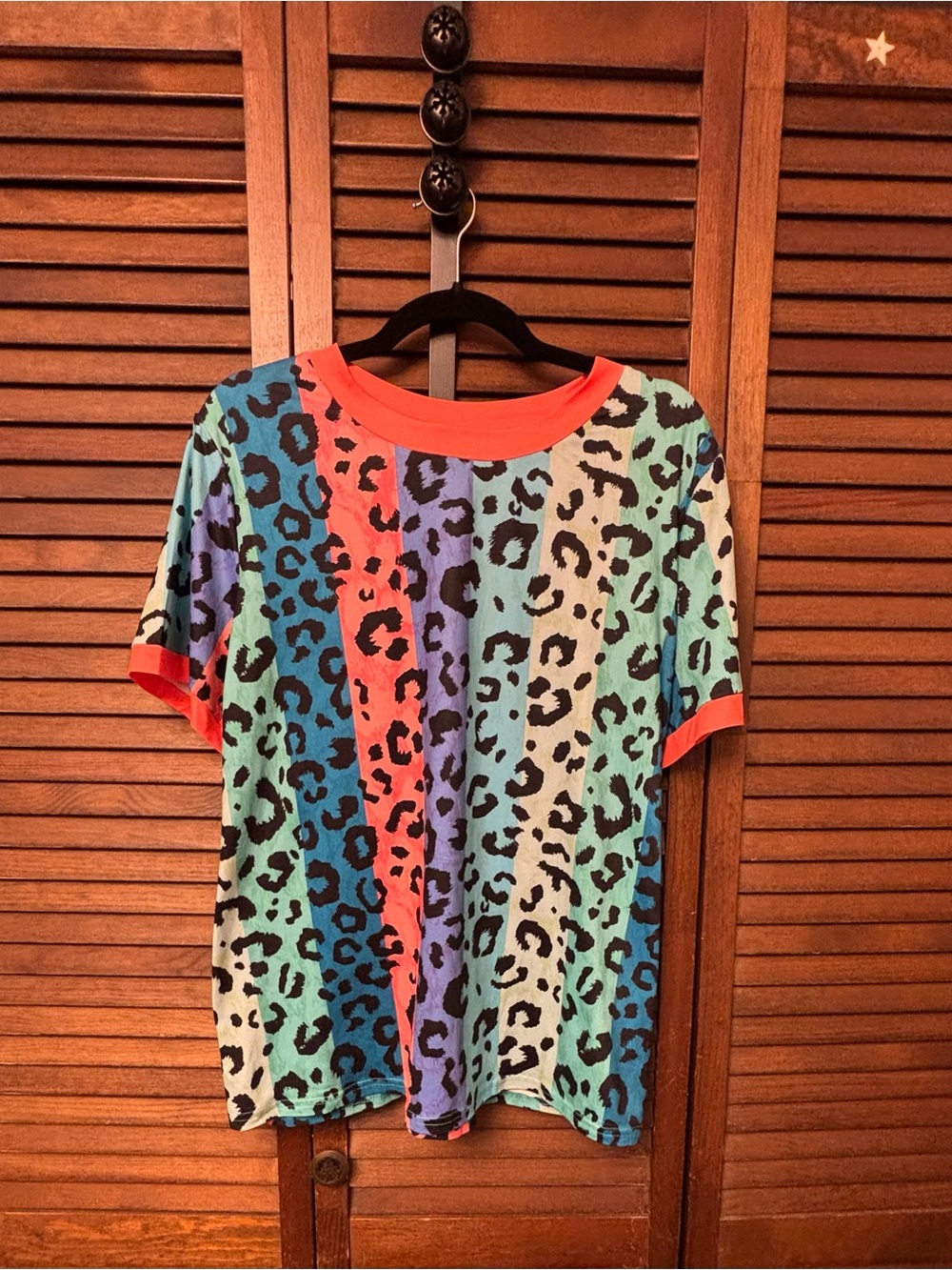 Women's Multicolor Leopard Stripe Short Sleeve Tee with Coral Trim